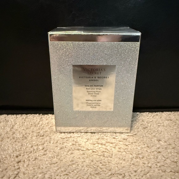 Victoria's Secret Angel Eau de Parfum - Picture 5 of 6